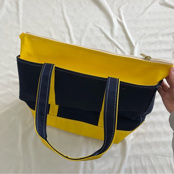 L.L.Bean All-Weather Boat and Tote Medium - Picture 3 of 7